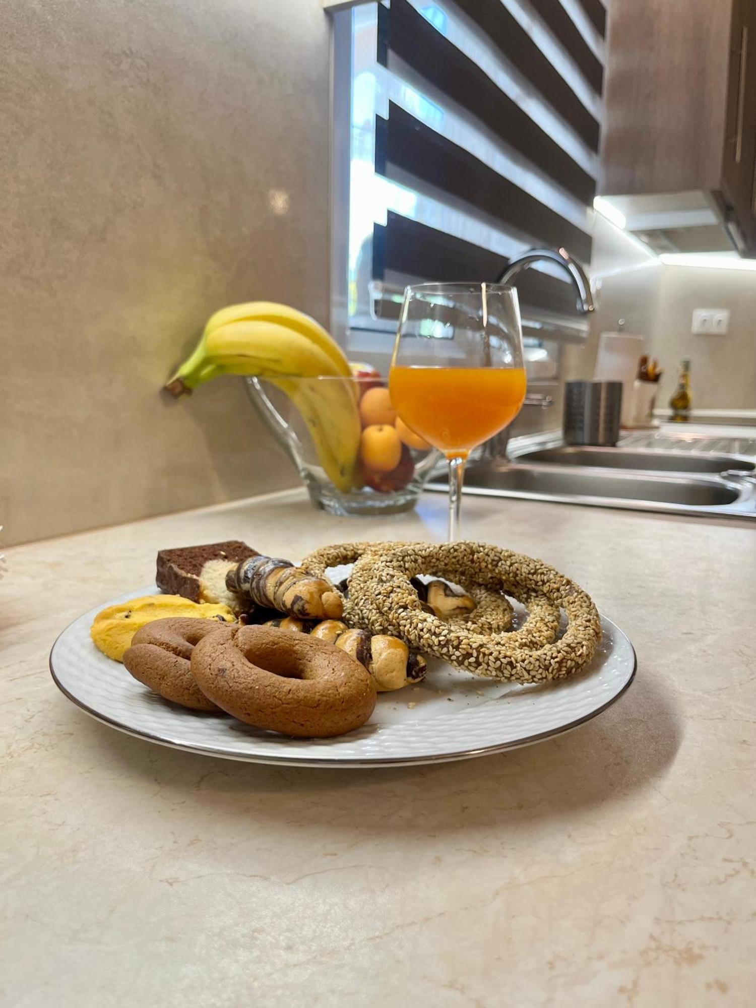 Lia'S Luxury Apartment - Near Airport Коропіон Екстер'єр фото