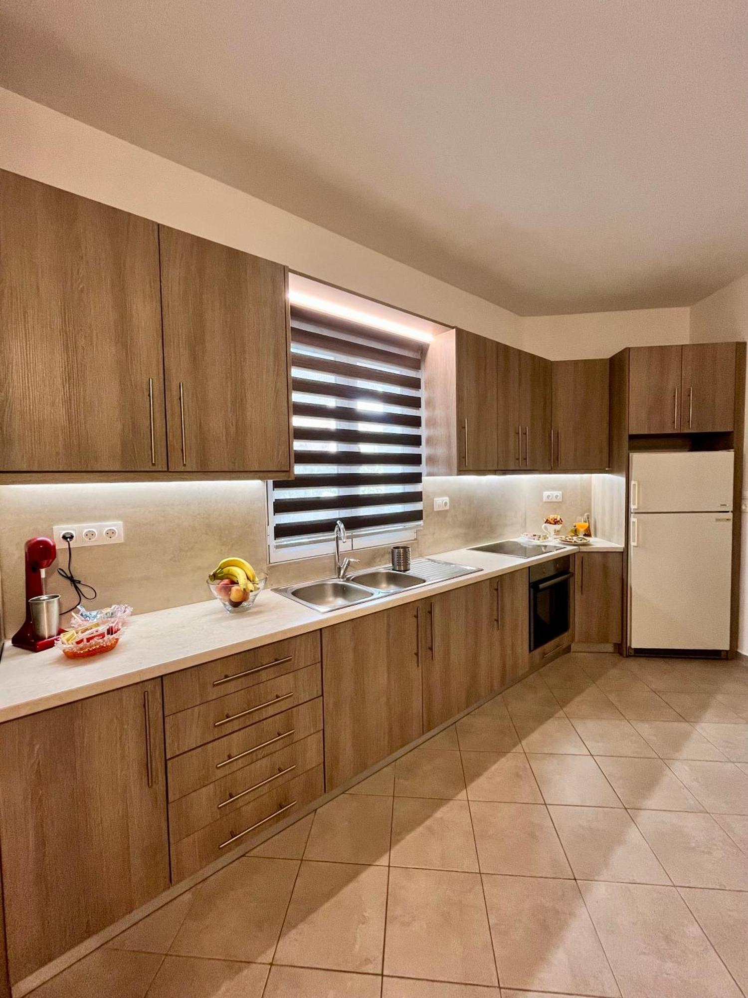 Lia'S Luxury Apartment - Near Airport Коропіон Екстер'єр фото
