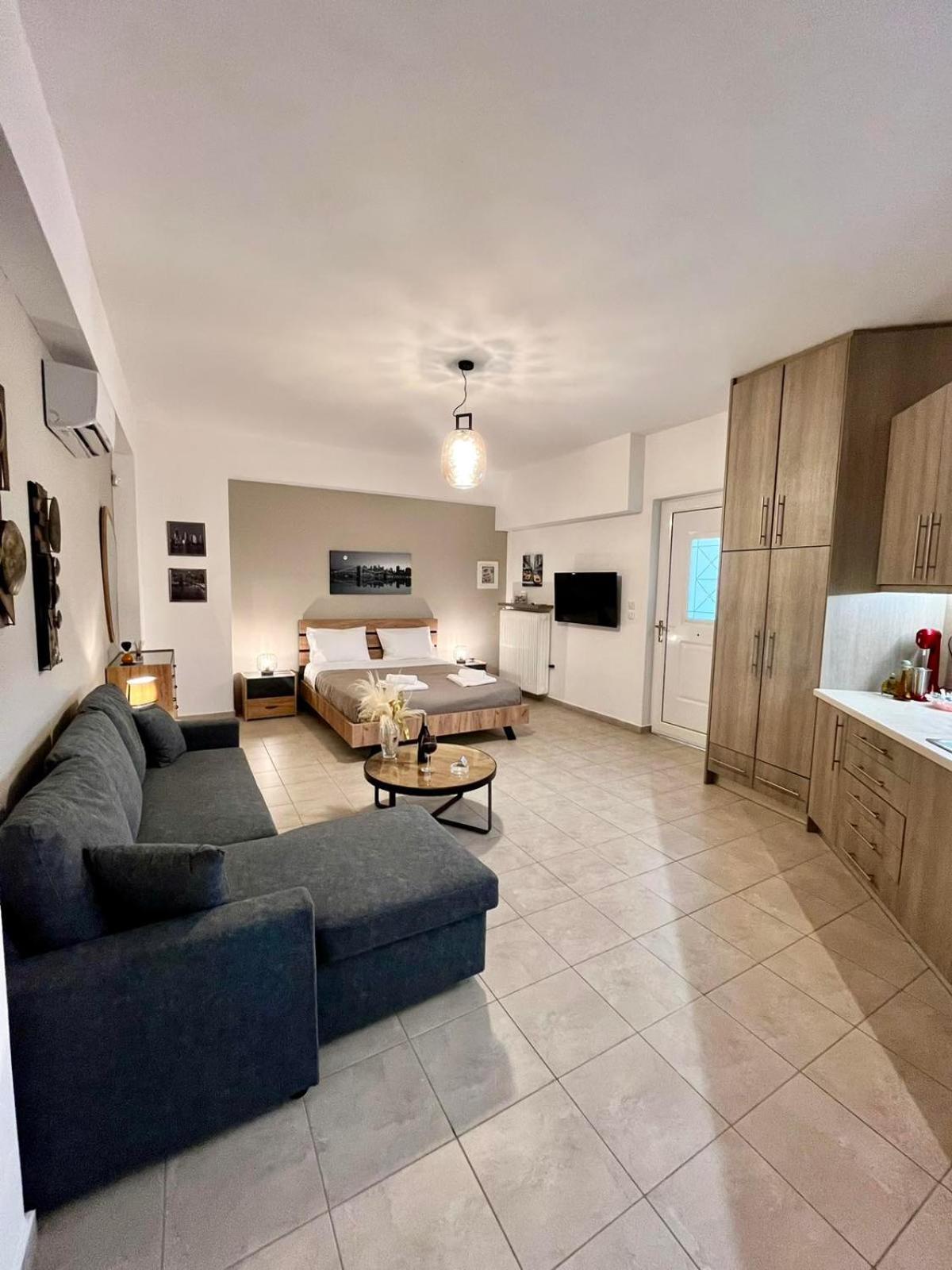Lia'S Luxury Apartment - Near Airport Коропіон Екстер'єр фото